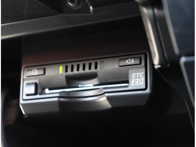 ＣＴ ＣＴ２００ｈ　Ｆスポーツ　サンルーフ　純正１０．３型ナビ　フルセグ　ブルーレイ再生　Ｂカメラ　ＥＴＣ　ドラレコ　革調シートカバー　シートヒーター　パワーシート　ＬＥＤライトフォグ　１７ＡＷ　レクサスセーフティ　クリソナ　後期型（14枚目）