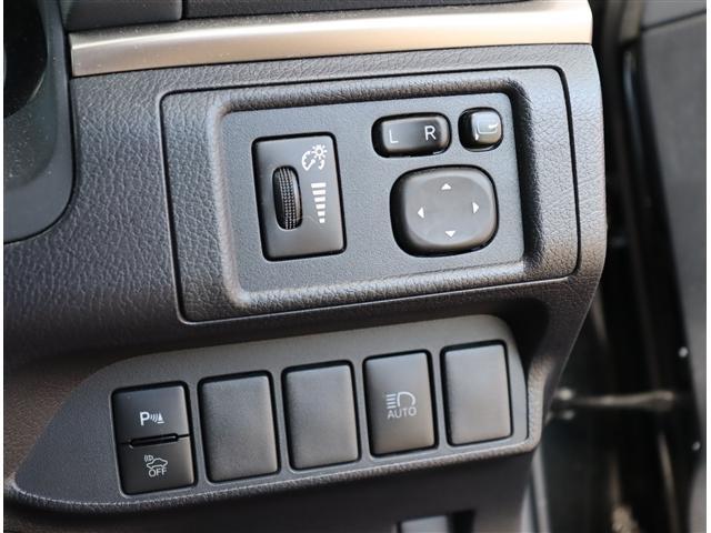 ＣＴ ＣＴ２００ｈ　Ｆスポーツ　サンルーフ　純正１０．３型ナビ　フルセグ　ブルーレイ再生　Ｂカメラ　ＥＴＣ　ドラレコ　革調シートカバー　シートヒーター　パワーシート　ＬＥＤライトフォグ　１７ＡＷ　レクサスセーフティ　クリソナ　後期型（15枚目）