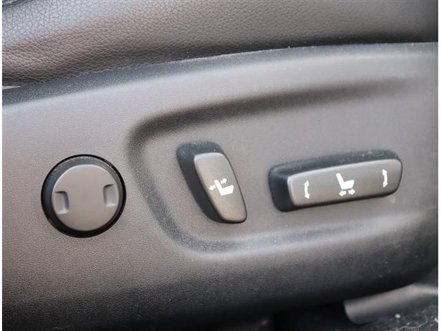 ＣＴ ＣＴ２００ｈ　Ｆスポーツ　サンルーフ　純正１０．３型ナビ　フルセグ　ブルーレイ再生　Ｂカメラ　ＥＴＣ　ドラレコ　革調シートカバー　シートヒーター　パワーシート　ＬＥＤライトフォグ　１７ＡＷ　レクサスセーフティ　クリソナ　後期型（17枚目）