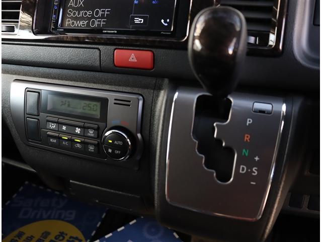 ハイエースバン スーパーＧＬ　ダークプライムＩＩ　ワンオーナー　ディスプレイオーディオ　ブルートゥース　ＥＴＣ　ミラー内蔵Ｂカメラ　スマートキー　ＬＥＤライトフォグ　１００Ｖコンセント　デジタルミラー　ハーフレザー　セーフティセンス　クリソナ（10枚目）