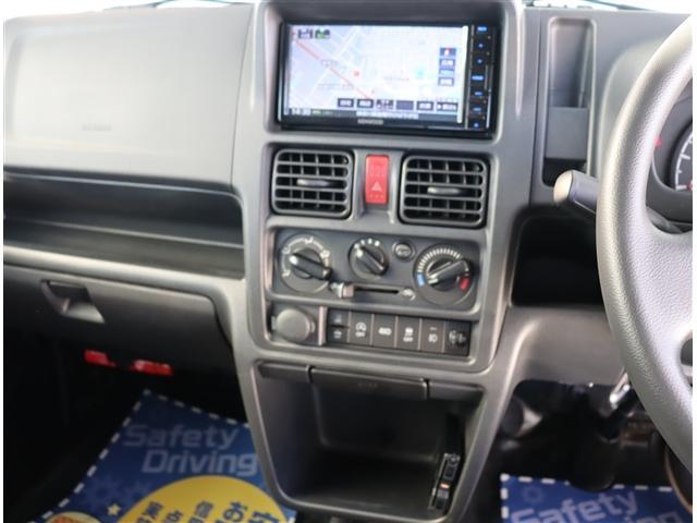 スーパーキャリイ Ｘリミテッド　４ＷＤ　メモリーナビ　フルセグ　ブルートゥース　ＥＴＣ　サイドデカール　ＬＥＤライト　キーレス　オーバーヘッドシェルフ　デュアルカメラブレーキサポート　車線逸脱警告　アイドリングストップ（8枚目）
