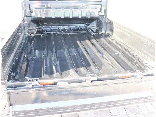 スーパーキャリイ Ｘリミテッド　４ＷＤ　メモリーナビ　フルセグ　ブルートゥース　ＥＴＣ　サイドデカール　ＬＥＤライト　キーレス　オーバーヘッドシェルフ　デュアルカメラブレーキサポート　車線逸脱警告　アイドリングストップ（24枚目）