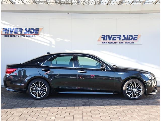 クラウンハイブリッド アスリートＧ　アドバンスパッケージ　黒革エアーシート　純正ＨＤＤナビ　ＢＴ　Ｂカメラ　ＥＴＣ　テレビキット　スパッタリング１８ＡＷ　パワーシート　ステアヒーター　ＨＩＤ　プリクラ　クリソナ　オートハイビーム（5枚目）