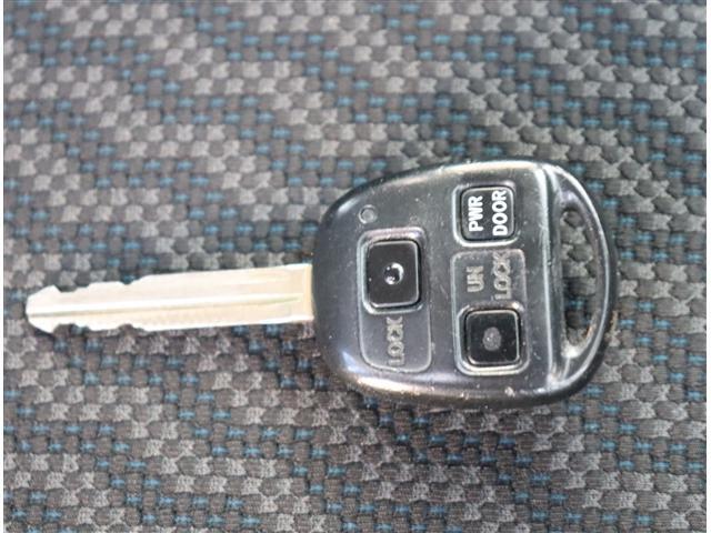 シエンタ Ｘリミテッド　純正エアロ　リアスポイラー　クラリオンナビ　フルセグ　ＤＶＤ再生　ブルートゥース　左パワースライドドア　キーレス　ＥＴＣ　ウインカーミラー　フォグランプ　電格ミラー　当店下取り車（14枚目）