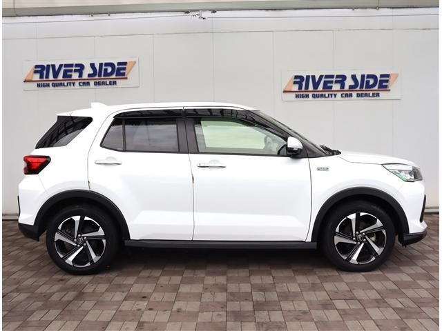 ロッキー プレミアムＧ　ＨＥＶ　純正９型ナビ　ブルートゥース　フルセグ　パノラミックビュー　ドラレコ　２．０ＥＴＣ　シートヒーター　ハーフレザーシート　ＬＥＤライト　スマートキー　１７ＡＷ　レーダークルコン　コーナーセンサー（5枚目）