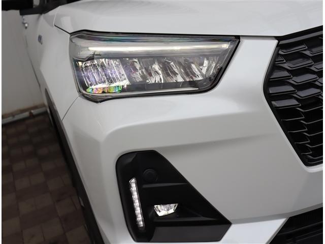 ロッキー プレミアムＧ　ＨＥＶ　純正９型ナビ　ブルートゥース　フルセグ　パノラミックビュー　ドラレコ　２．０ＥＴＣ　シートヒーター　ハーフレザーシート　ＬＥＤライト　スマートキー　１７ＡＷ　レーダークルコン　コーナーセンサー（19枚目）