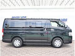 この度は、当社のお車をご覧頂き誠にありがとうございます。お車の状態や、装備の詳細は無料通話のフリーダイヤルにてお気軽にご連絡ください。担当者がご案内させていただきます。 2