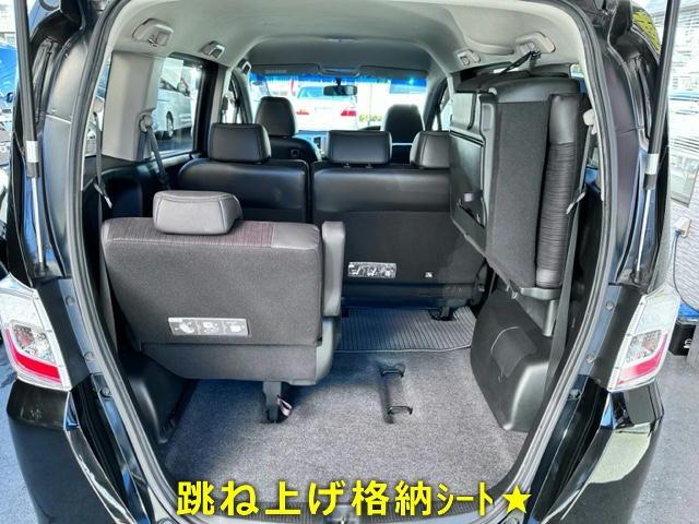 フリード Ｇ　ジャストセレクション　禁煙車５０，６８９ｋｍワンオーナースマートキー２個パワスライージークローザーＨＩＤライト純正ＧａｔｈｅｒｓナビＢカメラワンセグＢＴオーディオＤＶＤビルトインＥＴＣハーフレザーシート純正バイザーＰガラス（11枚目）