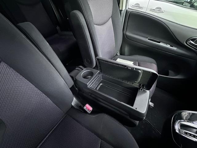 セレナ ハイウェイスター S-ハイブリッド 禁煙ワンオーナー62,724kmインテリキー2個付オートリトラミラー両側パワスラALPINE純正HDDナビBカメラ後席FDモニターDVDDTVBTオーディオETC革巻ステアクルーズコントロール(37枚目)