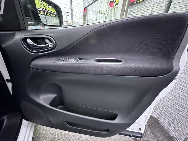 セレナ ハイウェイスター S-ハイブリッド 禁煙ワンオーナー62,724kmインテリキー2個付オートリトラミラー両側パワスラALPINE純正HDDナビBカメラ後席FDモニターDVDDTVBTオーディオETC革巻ステアクルーズコントロール(39枚目)