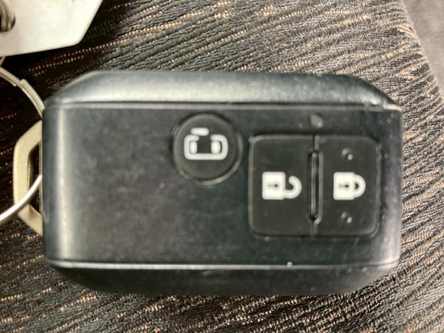 スペーシアカスタム ハイブリッドGS ワンオーナー オートライト 禁煙車 衝突被害軽減ブレーキ コーナーセンサー 横滑り防止機能 オートエアコン 電動格納ミラー プッシュスタート オートライト 電動スライドドア 両側スライドドア(51枚目)