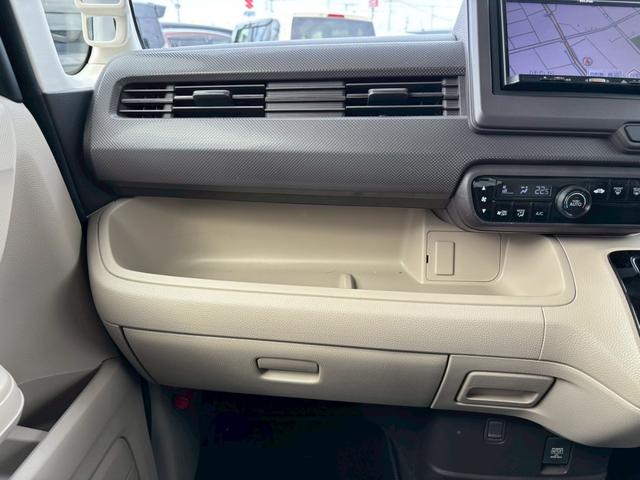 N-BOX G ワンオーナー 禁煙車 ドライブレコーダー 両側スライドドア カーナビ CD再生 プッシュスタート 横滑り防止機能 オートライト 電動格納ミラー シガーソケット パワーウィンドウ スマートキー(39枚目)