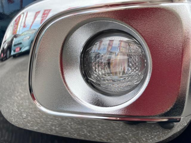 ムーヴキャンバス ストライプスＧ　衝突被害軽減システム　誤発進抑制装置　スマートキー　ＬＥＤランプ　ＬＥＤフォグランプ　オートブレーキホールド　電動パーキングブレーキ　運転席助手席シートヒータ　両側電動スライドドア　ホットカップホルダ（78枚目）