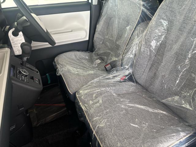 ムーヴキャンバス ストライプスＧ　衝突被害軽減システム　誤発進抑制装置　スマートキー　ＬＥＤランプ　ＬＥＤフォグランプ　オートブレーキホールド　電動パーキングブレーキ　運転席助手席シートヒータ　両側電動スライドドア　ホットカップホルダ（34枚目）