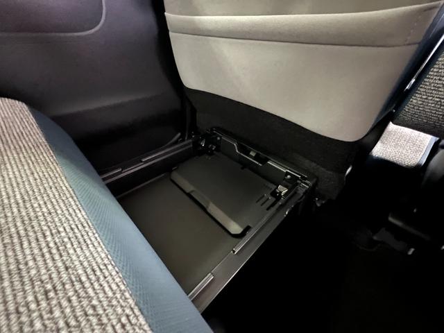 ムーヴキャンバス ストライプスＧ　衝突被害軽減システム　誤発進抑制装置　スマートキー　ＬＥＤランプ　ＬＥＤフォグランプ　オートブレーキホールド　電動パーキングブレーキ　運転席助手席シートヒータ　両側電動スライドドア　ホットカップホルダ（37枚目）