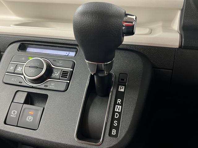 ムーヴキャンバス ストライプスＧ　衝突被害軽減システム　誤発進抑制装置　スマートキー　ＬＥＤランプ　ＬＥＤフォグランプ　オートブレーキホールド　電動パーキングブレーキ　運転席助手席シートヒータ　両側電動スライドドア　ホットカップホルダ（53枚目）