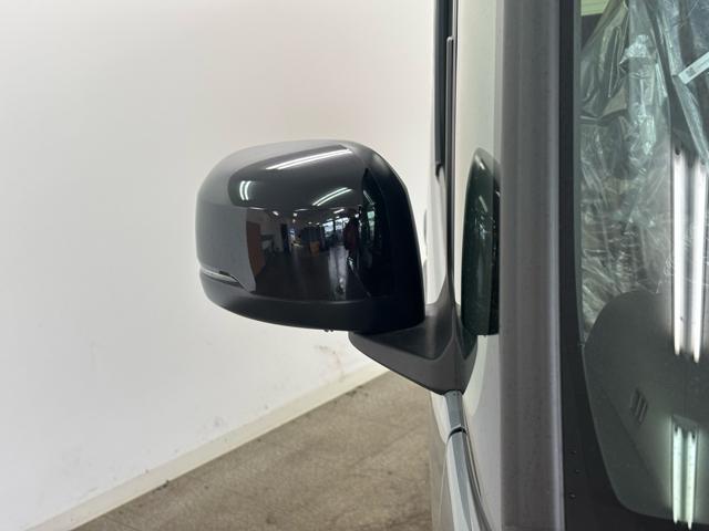 N-BOXジョイ ベースグレード 衝突被害軽減システム 誤発進抑制装置 スマートキー LEDランプ USB電源ソケットタイプC 電動パーキングブレーキ オートブレーキホールド 両側電動スライドドア ピタ駐車ミラー ホイールキャップ(12枚目)