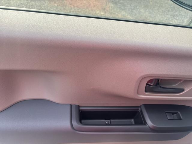 N-BOXジョイ ベースグレード 衝突被害軽減システム 誤発進抑制装置 スマートキー LEDランプ USB電源ソケットタイプC 電動パーキングブレーキ オートブレーキホールド 両側電動スライドドア ピタ駐車ミラー ホイールキャップ(44枚目)