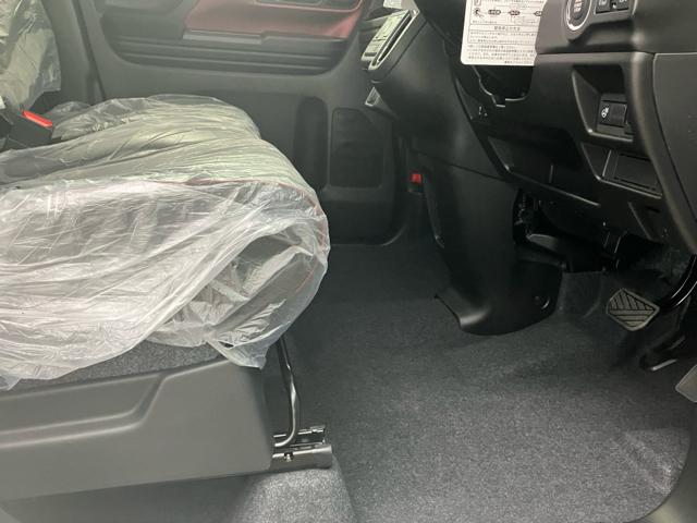 スペーシアカスタム ハイブリッドＸＳ　衝突被害軽減システム　誤発進抑制装置　スマートキー　マイルドハイブリッド　ＬＥＤランプ　ＵＳＢ電源ソケット（タイプＡ・Ｃ：１箇所）両側電動スライドドア　電動パーキングブレーキ運転席助手席シートヒータ（49枚目）