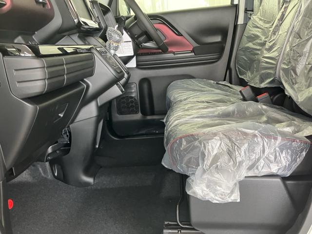 スペーシアカスタム ハイブリッドＸＳ　衝突被害軽減システム　誤発進抑制装置　スマートキー　マイルドハイブリッド　ＬＥＤランプ　ＵＳＢ電源ソケット（タイプＡ・Ｃ：１箇所）両側電動スライドドア　電動パーキングブレーキ運転席助手席シートヒータ（58枚目）