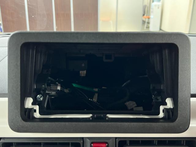 ムーヴキャンバス ストライプスＧ　衝突被害軽減システム　誤発進抑制装置　スマートキー　ＬＥＤランプ　ＬＥＤフォグランプ　オートブレーキホールド　電動パーキングブレーキ　運転席助手席シートヒータ　両側電動スライドドア　ホットカップホルダ（21枚目）