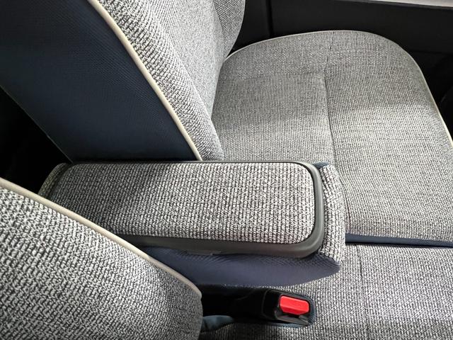 ムーヴキャンバス ストライプスＧ　衝突被害軽減システム　誤発進抑制装置　スマートキー　ＬＥＤランプ　ＬＥＤフォグランプ　オートブレーキホールド　電動パーキングブレーキ　運転席助手席シートヒータ　両側電動スライドドア　ホットカップホルダ（32枚目）