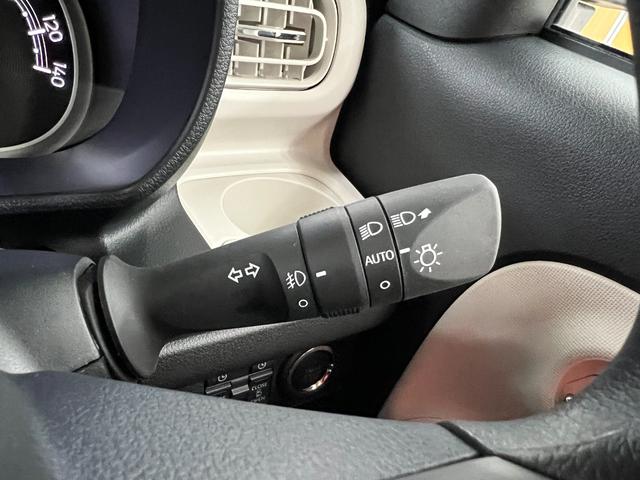 ムーヴキャンバス ストライプスＧ　衝突被害軽減システム　誤発進抑制装置　スマートキー　ＬＥＤランプ　ＬＥＤフォグランプ　オートブレーキホールド　電動パーキングブレーキ　運転席助手席シートヒータ　両側電動スライドドア　ホットカップホルダ（42枚目）