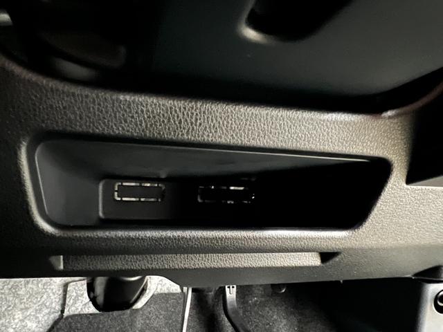 ムーヴキャンバス ストライプスＧ　衝突被害軽減システム　誤発進抑制装置　スマートキー　ＬＥＤランプ　ＬＥＤフォグランプ　オートブレーキホールド　電動パーキングブレーキ　運転席助手席シートヒータ　両側電動スライドドア　ホットカップホルダ（47枚目）