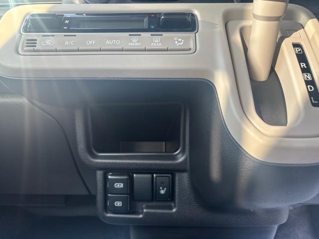 ワゴンRスマイル ハイブリッドS 2トーンルーフパッケージ装着車 衝突被害軽減システム 誤発進抑制装置 スマートキー マイルドハイブリッド LEDヘッドランプ USB電源ソケット(タイプA・C:1箇所) 片側電動スライドドア 電動格納ミラー 運転席シートヒーター(35枚目)