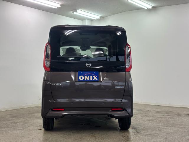 ルークス S 衝突被害軽減システム 誤発進抑制装置 スマートシンプルハイブリッド LEDランプ フットパーキングブレーキ 両側スライドドア マニュアルエアコン ホイールキャップ 助手席下収納BOX(16枚目)