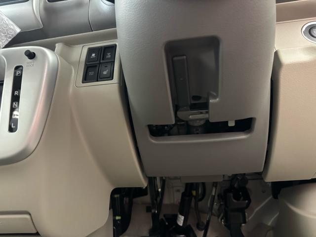 エブリイワゴン ＰＺターボスペシャル　衝突被害軽減システム　誤発進抑制装置　スマートキー　ＬＥＤランプ　ＵＳＢ電源ソケット（タイプＡ・Ｃ：１箇所）　電動格納ミラー　運転席シートヒーター　オートエアコン　アイドリングストップ　オートライト（34枚目）