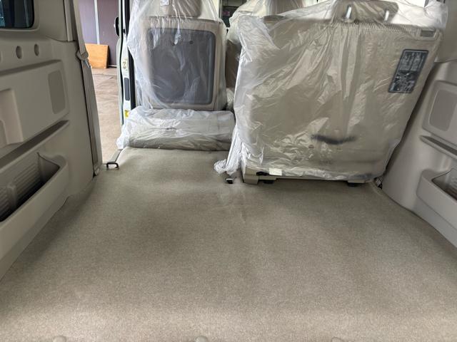 エブリイワゴン ＰＺターボスペシャル　衝突被害軽減システム　誤発進抑制装置　スマートキー　ＬＥＤランプ　ＵＳＢ電源ソケット（タイプＡ・Ｃ：１箇所）　電動格納ミラー　運転席シートヒーター　オートエアコン　アイドリングストップ　オートライト（70枚目）