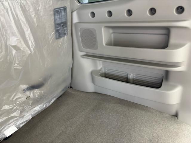 エブリイワゴン ＰＺターボスペシャル　衝突被害軽減システム　誤発進抑制装置　スマートキー　ＬＥＤランプ　ＵＳＢ電源ソケット（タイプＡ・Ｃ：１箇所）　電動格納ミラー　運転席シートヒーター　オートエアコン　アイドリングストップ　オートライト（72枚目）