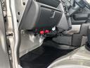 KCエアコン・パワステ農繁仕様 ・マニュアルエアコン・ハロゲンヘッドライト・5速マニュアル・4WD・AMFMラジオ・アクセサリーソケット(69枚目)