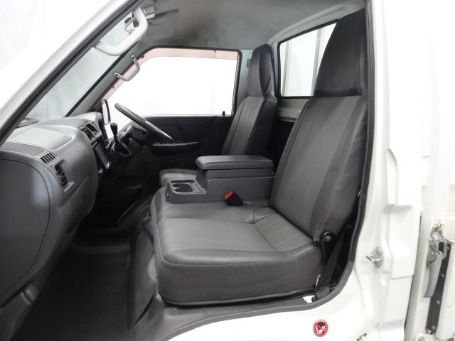 ボンゴトラック １．８　ＤＸ　ワイドロー　ロング　４速コラムオートマチック　デュアルエアバック　ケンウッド製メモリーナビ　ＥＴＣ　パワードアロック　最大積載量１０００Ｋｇ　ＥＴＣ付き　Ｗエアバック（5枚目）