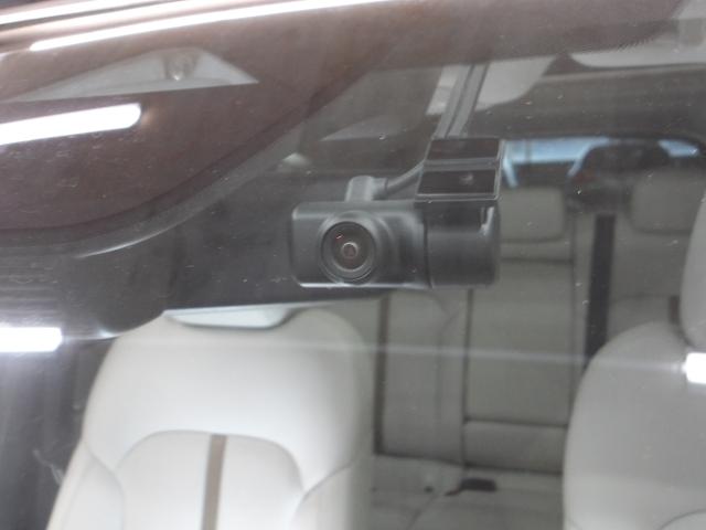 ＣＸ－６０ ３．３　ＸＤ　エクスクルーシブ　モード　ディーゼルターボ　３６０度ビューモニター　カープレー　ワイヤレス充電　ＢＯＳＥスピーカー　純正２カメドライブレコーダー　ステアリングヒーター　シートヒーター　シートベンチレーション　ハンズフリーパワーリフトゲート（28枚目）