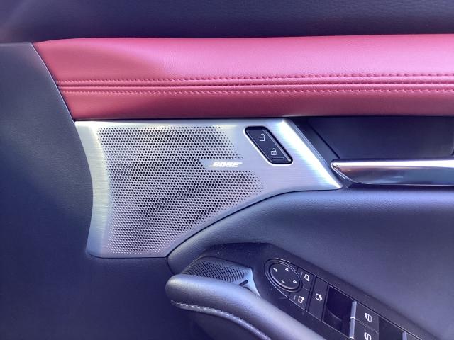 MAZDA3ファストバック 2.0 X ツーリング バーガンディレザーパッケージ 4WD 360ビューモニター カープレー BOSEスピーカー ワイヤレス充電 ステアリングヒーター シートヒーター スムースレザーシート (12枚目)