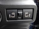 運転席、助手席ともに電動スライドドアを採用しております。送り迎えや狭い場所での乗り降りに大変役立つ快適な装備です。