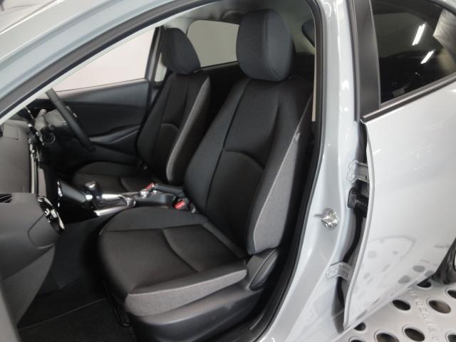 ＭＡＺＤＡ２ １５ＢＤ　車線逸脱警報　スマートキー　衝突軽減ブレーキ　全方位カメラ　フルセグ　シートヒーター　ミュージックプレイヤー接続可　エアコン　バックカメラ　アダプティブクルーズコントロール　Ｂｌｕｅｔｏｏｔｈ　ＥＴＣ（9枚目）