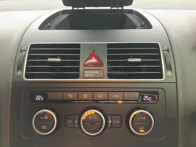 ゴルフトゥーラン ＴＳＩ　ハイライン　ＨＩＤ／オートライト／アルミホイール／ＳＤナビ／ＴＶ／ＥＴＣ２．０／バックカメラ／デュアルエアコン／ソナー／クルーズコントロール／パークアシスト／ハーフレザーシート／ＵＳＢ（4枚目）