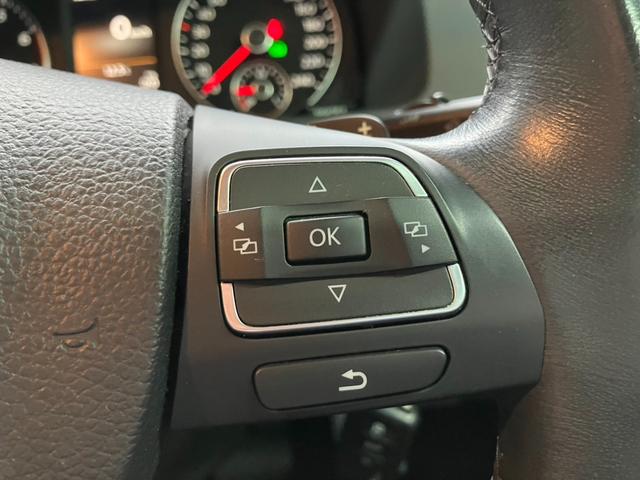 ゴルフトゥーラン ＴＳＩ　ハイライン　ＨＩＤ／オートライト／アルミホイール／ＳＤナビ／ＴＶ／ＥＴＣ２．０／バックカメラ／デュアルエアコン／ソナー／クルーズコントロール／パークアシスト／ハーフレザーシート／ＵＳＢ（8枚目）