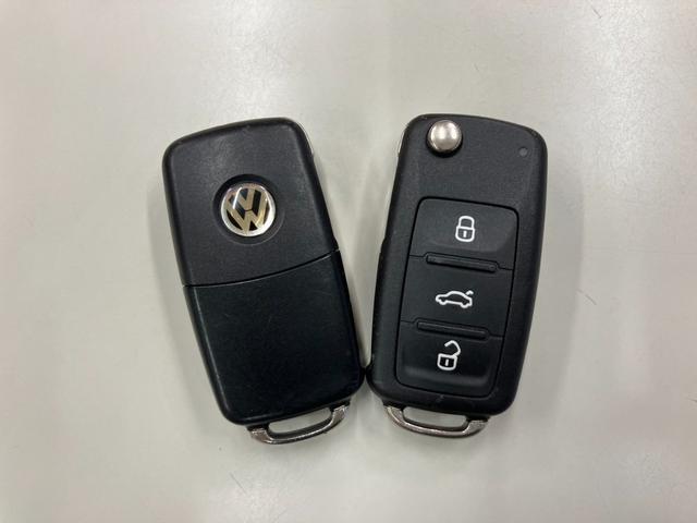 ゴルフトゥーラン ＴＳＩ　ハイライン　ＨＩＤ／オートライト／アルミホイール／ＳＤナビ／ＴＶ／ＥＴＣ２．０／バックカメラ／デュアルエアコン／ソナー／クルーズコントロール／パークアシスト／ハーフレザーシート／ＵＳＢ（20枚目）