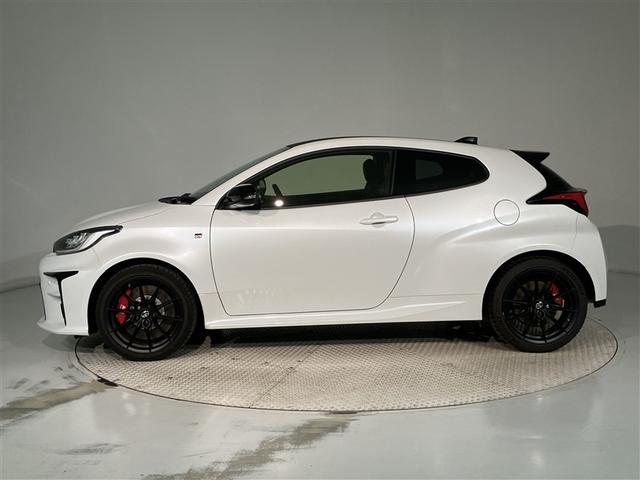 ＧＲヤリス ＲＺ　ハイパフォーマンス　ファースト　エディション　バックモニタ－　横滑り防止　ＴＳＳ　地デジ　ＥＴＣ車載器　サイドエアバッグ　オートエアコン　ドラレコ　アルミホイール　ＬＥＤヘッド　キーレス　エアバッグ　ナビＴＶ　盗難防止装置　スマートキー　記録簿有（2枚目）