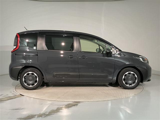 シエンタ Ｚ　１オナ　Ｗ電動ドア　イモビ　クルーズＣ　ＬＥＤヘッドランプ　ＥＴＣ　Ｓキー　横滑り防止機能　メモリーナビ　パワーウィンドウ　エアバック　ＡＢＳ　ドラレコ　カーテンエアバック　ウォークスルー　ナビ＆ＴＶ（3枚目）