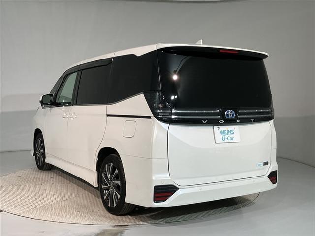 ヴォクシー ハイブリッドＳ－Ｚ　パワーウィンドウ　ＤＶＤ再生機能　インテリキー　横滑防止装置　地デジＴＶ　アクティブクルーズコントロール　１オナ　フルオートエアコン　リアカメラ　エアバッグ　ＡＢＳ　１００Ｖ充電　ナビＴＶ　ＷＡＣ（4枚目）