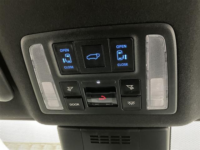 ヴォクシー ハイブリッドＳ－Ｚ　パワーウィンドウ　ＤＶＤ再生機能　インテリキー　横滑防止装置　地デジＴＶ　アクティブクルーズコントロール　１オナ　フルオートエアコン　リアカメラ　エアバッグ　ＡＢＳ　１００Ｖ充電　ナビＴＶ　ＷＡＣ（12枚目）