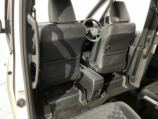 ヴォクシー ハイブリッドＳ－Ｚ　パワーウィンドウ　ＤＶＤ再生機能　インテリキー　横滑防止装置　地デジＴＶ　アクティブクルーズコントロール　１オナ　フルオートエアコン　リアカメラ　エアバッグ　ＡＢＳ　１００Ｖ充電　ナビＴＶ　ＷＡＣ（27枚目）