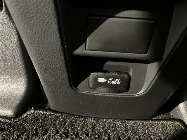 ヴォクシー ハイブリッドＳ－Ｚ　パワーウィンドウ　ＤＶＤ再生機能　インテリキー　横滑防止装置　地デジＴＶ　アクティブクルーズコントロール　１オナ　フルオートエアコン　リアカメラ　エアバッグ　ＡＢＳ　１００Ｖ充電　ナビＴＶ　ＷＡＣ（28枚目）