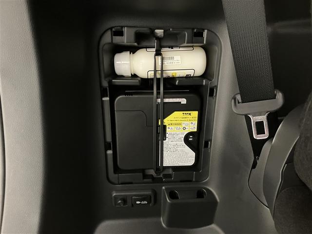 ヴォクシー ハイブリッドＳ－Ｚ　パワーウィンドウ　ＤＶＤ再生機能　インテリキー　横滑防止装置　地デジＴＶ　アクティブクルーズコントロール　１オナ　フルオートエアコン　リアカメラ　エアバッグ　ＡＢＳ　１００Ｖ充電　ナビＴＶ　ＷＡＣ（38枚目）