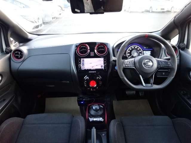ノート 1.2 e-POWER NISMO S AVM クルコン スマートミラー 車検整備 スマートキー&プッシュスタート LEDランプ 盗難防止装置 Rカメラ LKA サイドカメラ 点検記録簿 メモリーナビ付き ワンセグテレビ パワーウィンドウ エアバッグ ナビTV ABS オートエアコン(4枚目)